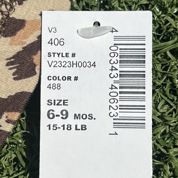 NWT Cheetah 4 Piece Outfit with Hat Size 0-6 months - Picture 13 of 14